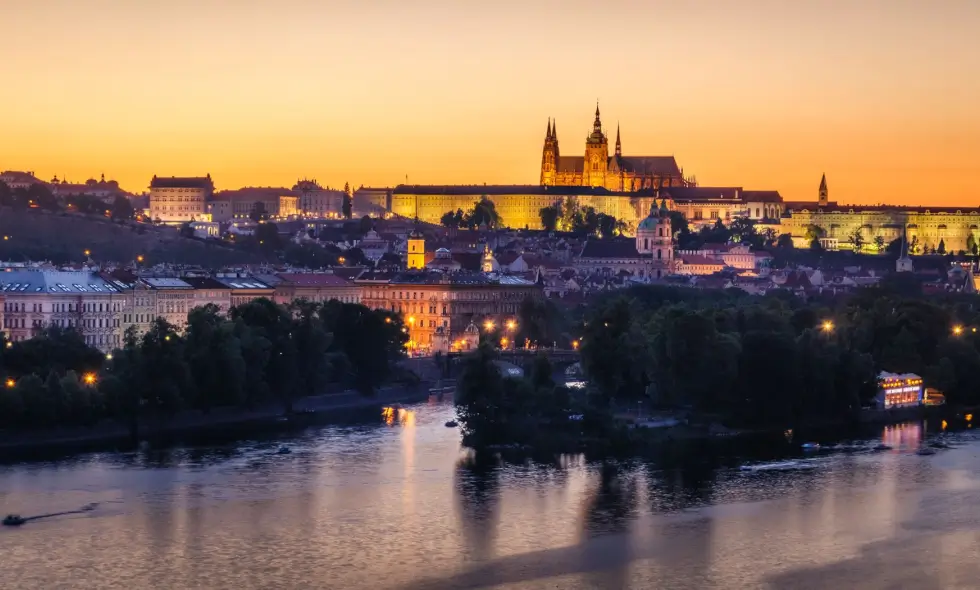 Călătorii pe autostrăzile cehe: obiective turistice, achiziționarea vinietei